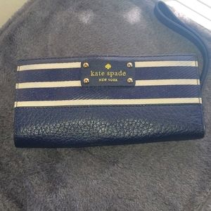 Kate Spade wristlet wallet
